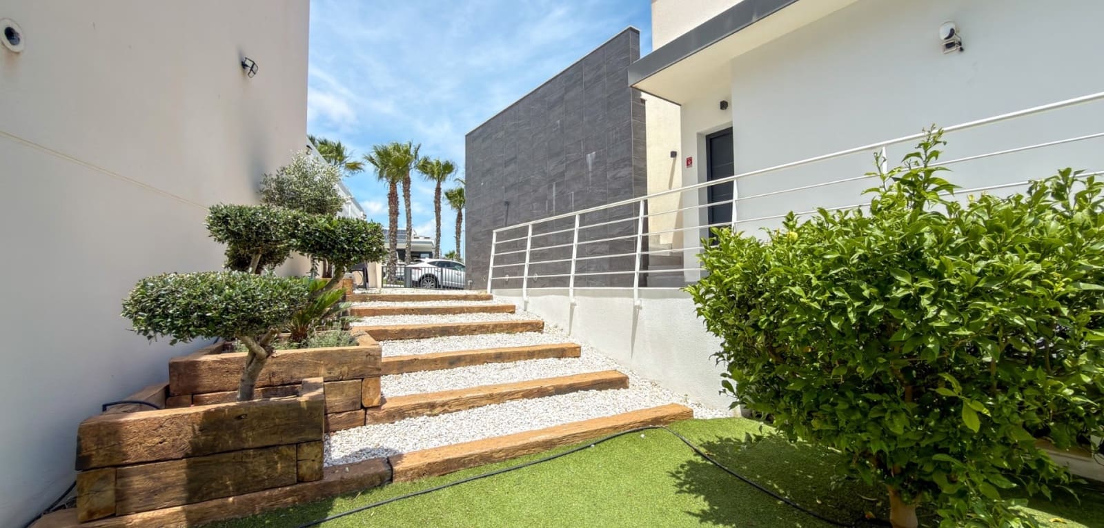 5 bedroom Villa for sale in San Miguel de Salinas with pool - € 679,000 (Ref: 9953239)