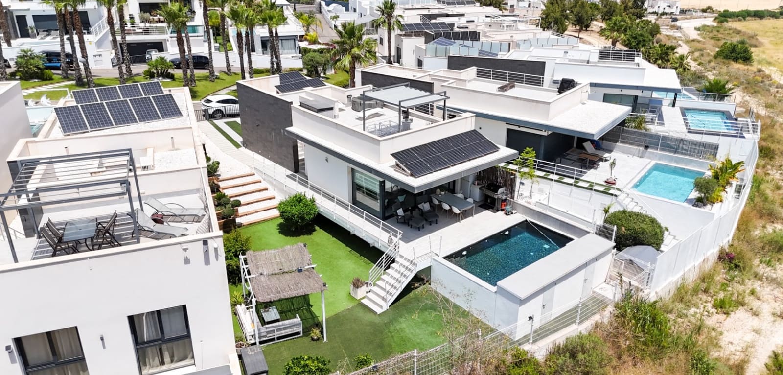 5 bedroom Villa for sale in San Miguel de Salinas with pool - € 679,000 (Ref: 9953239)