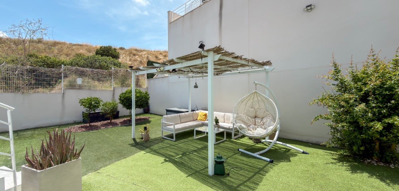 5 bedroom Villa for sale in San Miguel de Salinas with pool - € 679,000 (Ref: 9953239)