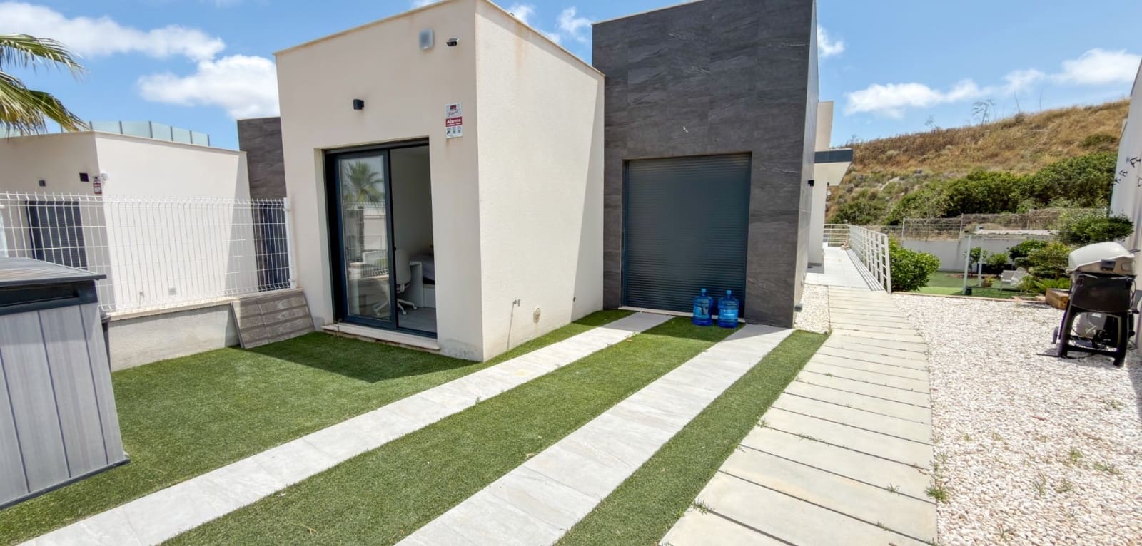 5 bedroom Villa for sale in San Miguel de Salinas with pool - € 679,000 (Ref: 9953239)