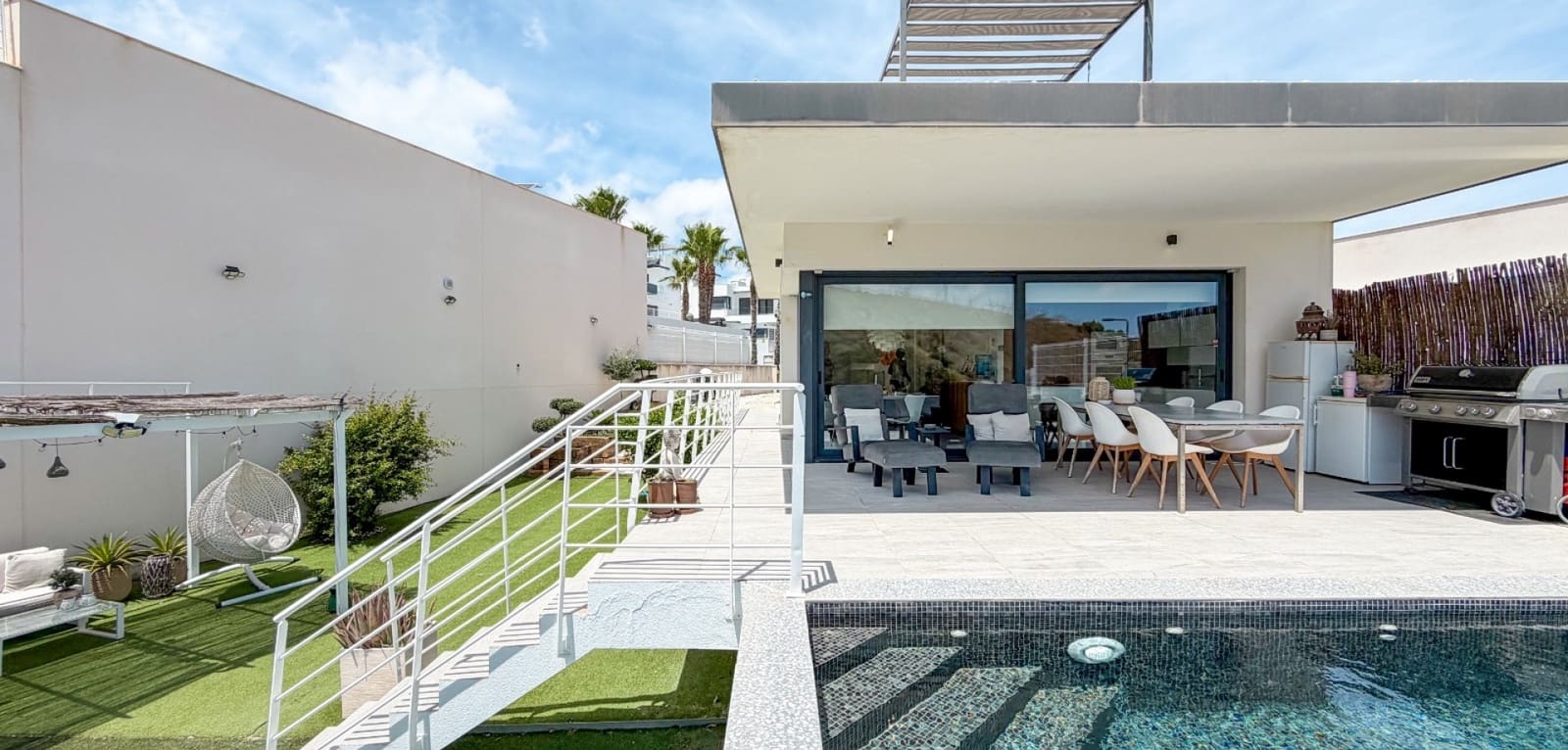 5 bedroom Villa for sale in San Miguel de Salinas with pool - € 679,000 (Ref: 9953239)