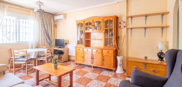 2 makuuhuone Omakotitalo myytävänä paikassa La Zenia, Orihuela mukana uima-altaan - 179 900 € (Ref: 9953241)