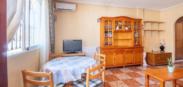 2 makuuhuone Omakotitalo myytävänä paikassa La Zenia, Orihuela mukana uima-altaan - 179 900 € (Ref: 9953241)