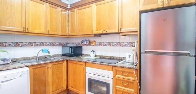 2 makuuhuone Omakotitalo myytävänä paikassa La Zenia, Orihuela mukana uima-altaan - 179 900 € (Ref: 9953241)