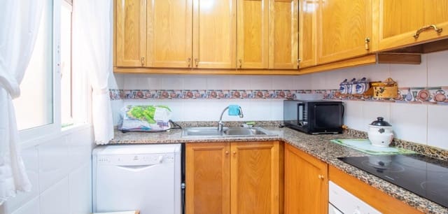 2 makuuhuone Omakotitalo myytävänä paikassa La Zenia, Orihuela mukana uima-altaan - 179 900 € (Ref: 9953241)