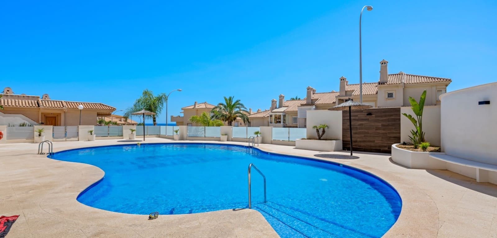 3 soverom Leilighet til salgs i Cabo Roig med svømmebasseng - € 320 000 (Ref: 9953242)