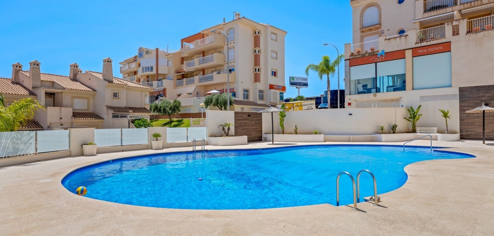 3 soverom Leilighet til salgs i Cabo Roig med svømmebasseng - € 320 000 (Ref: 9953242)