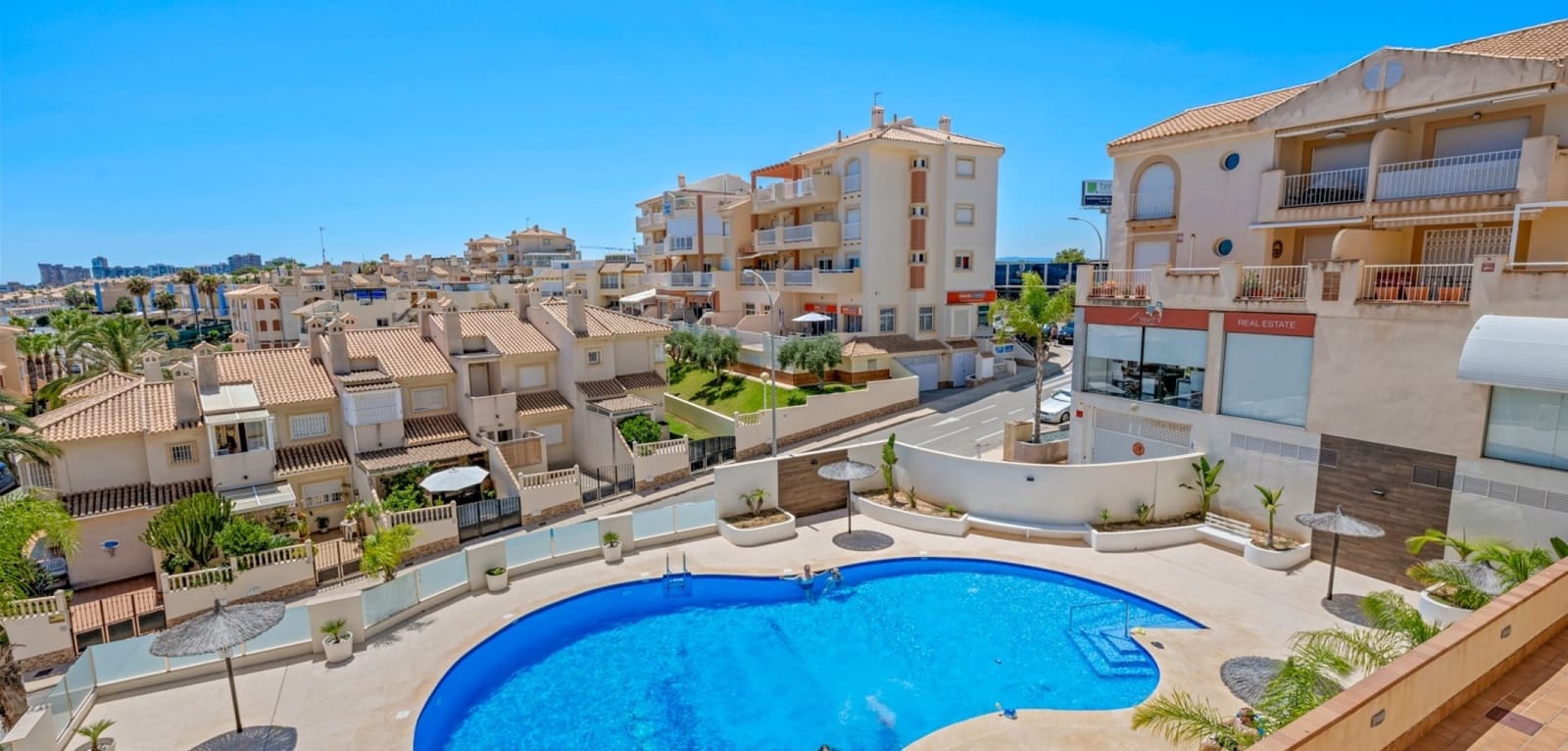 3 soverom Leilighet til salgs i Cabo Roig med svømmebasseng - € 320 000 (Ref: 9953242)
