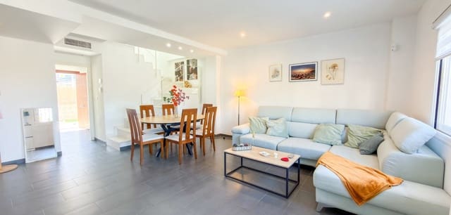 2 chambre Villa/Maison Mitoyenne à vendre à Parque Acuático - Sector 25, Torrevieja avec piscine - 249 000 € (Ref: 9953704)