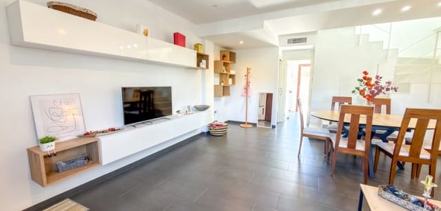 2 chambre Villa/Maison Mitoyenne à vendre à Parque Acuático - Sector 25, Torrevieja avec piscine - 249 000 € (Ref: 9953704)