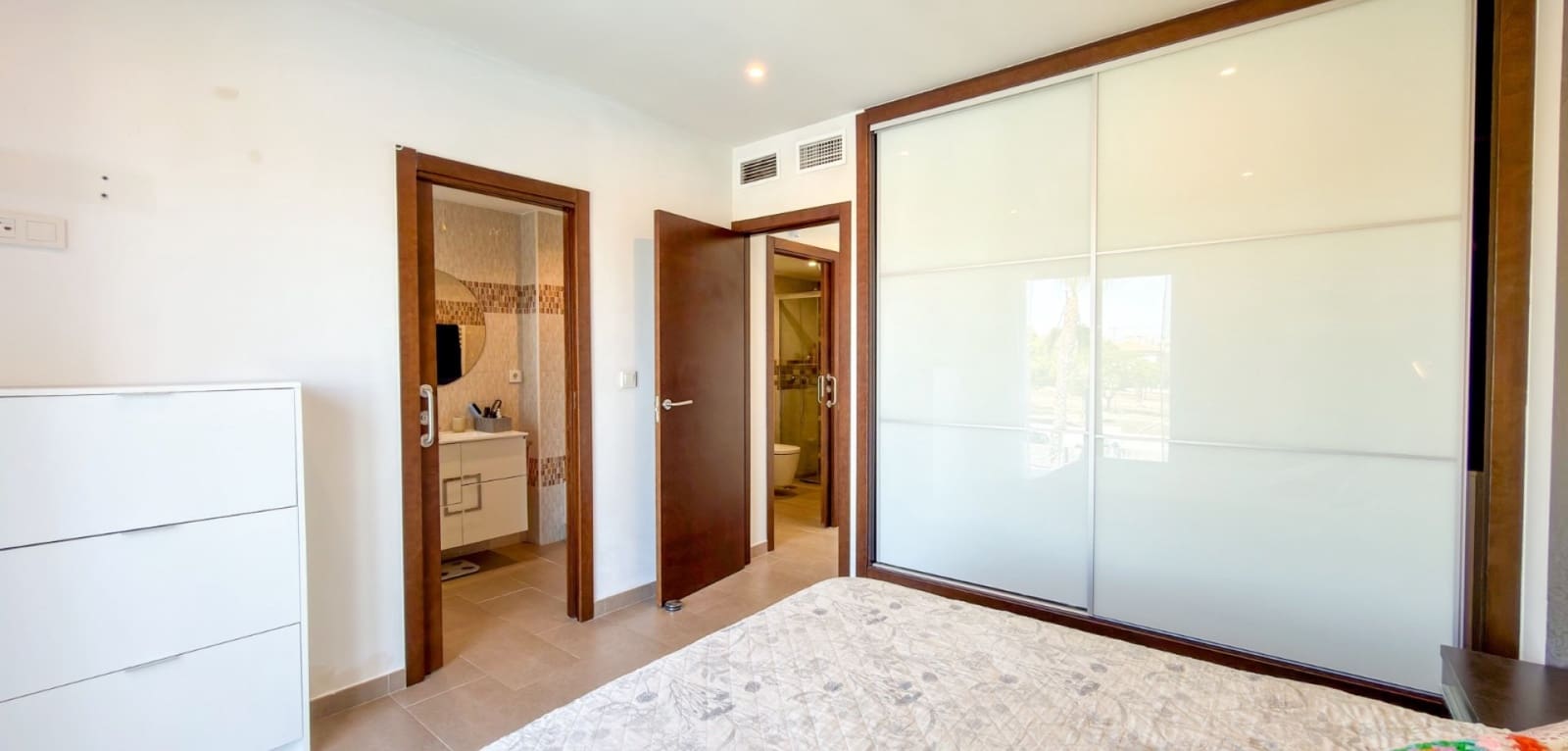 2 chambre Villa/Maison Mitoyenne à vendre à Torrevieja avec piscine - 249 000 € (Ref: 9953704)