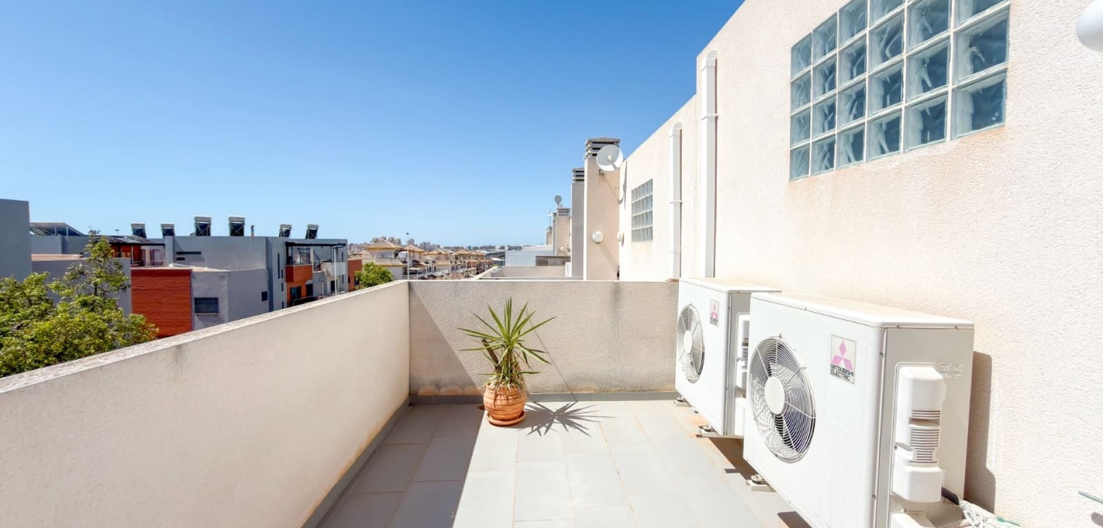 2 chambre Villa/Maison Mitoyenne à vendre à Torrevieja avec piscine - 249 000 € (Ref: 9953704)