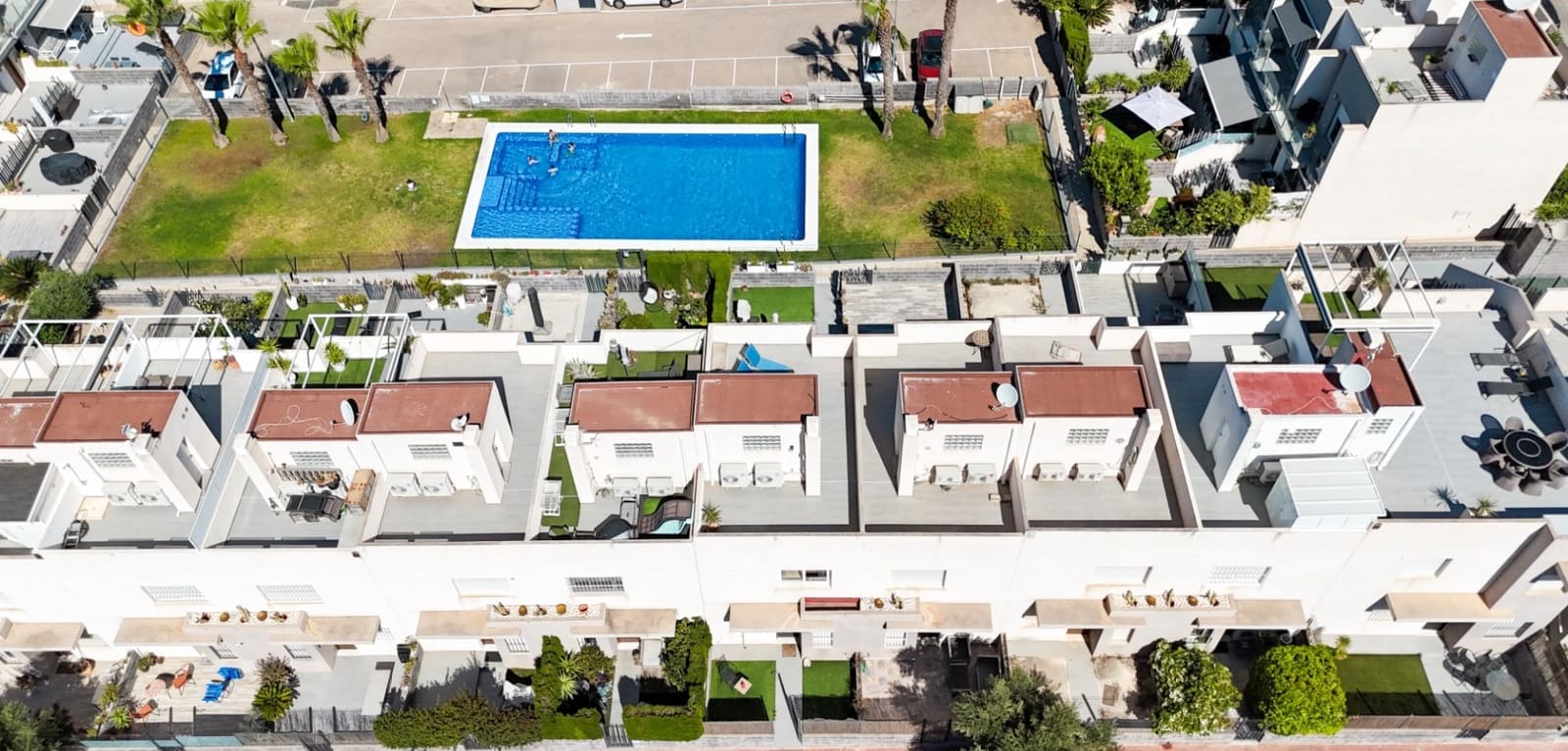 2 chambre Villa/Maison Mitoyenne à vendre à Torrevieja avec piscine - 249 000 € (Ref: 9953704)