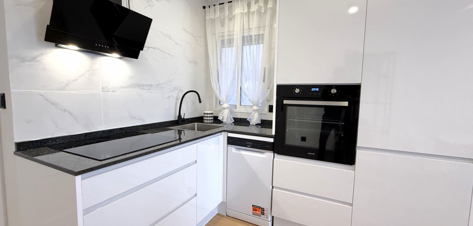 2 soverom Leilighet til salgs i Torrevieja - € 164 900 (Ref: 9965899)