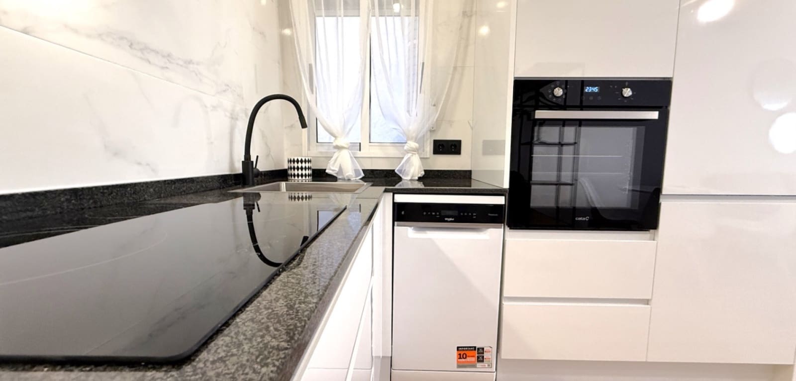 2 soverom Leilighet til salgs i Torrevieja - € 164 900 (Ref: 9965899)