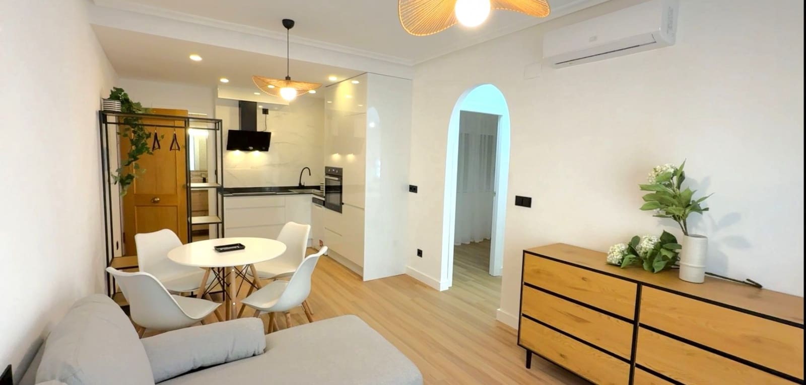 2 soverom Leilighet til salgs i Torrevieja - € 164 900 (Ref: 9965899)