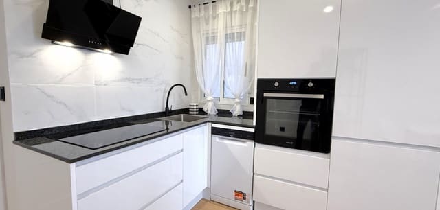 2 soverom Leilighet til salgs i Puerto Deportivo, Torrevieja - € 164 900 (Ref: 9965899)