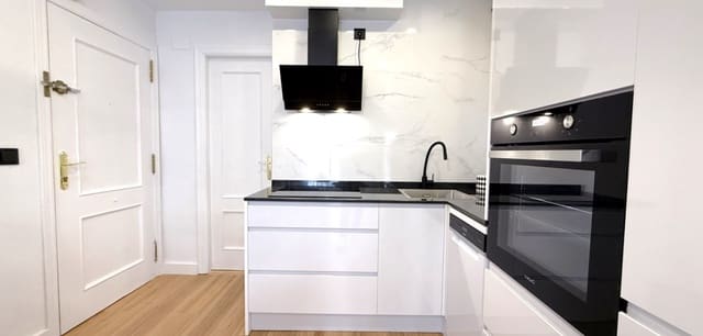 2 soverom Leilighet til salgs i Puerto Deportivo, Torrevieja - € 164 900 (Ref: 9965899)