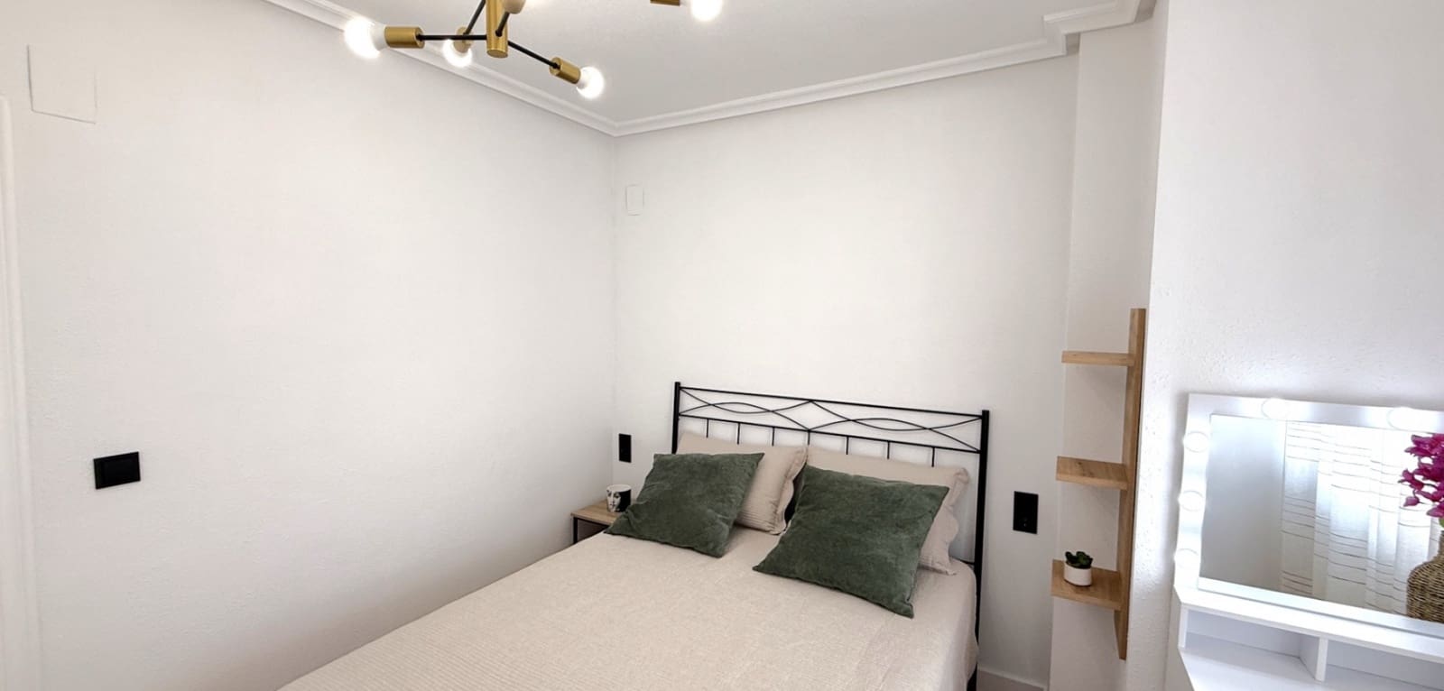 2 soverom Leilighet til salgs i Torrevieja - € 164 900 (Ref: 9965899)