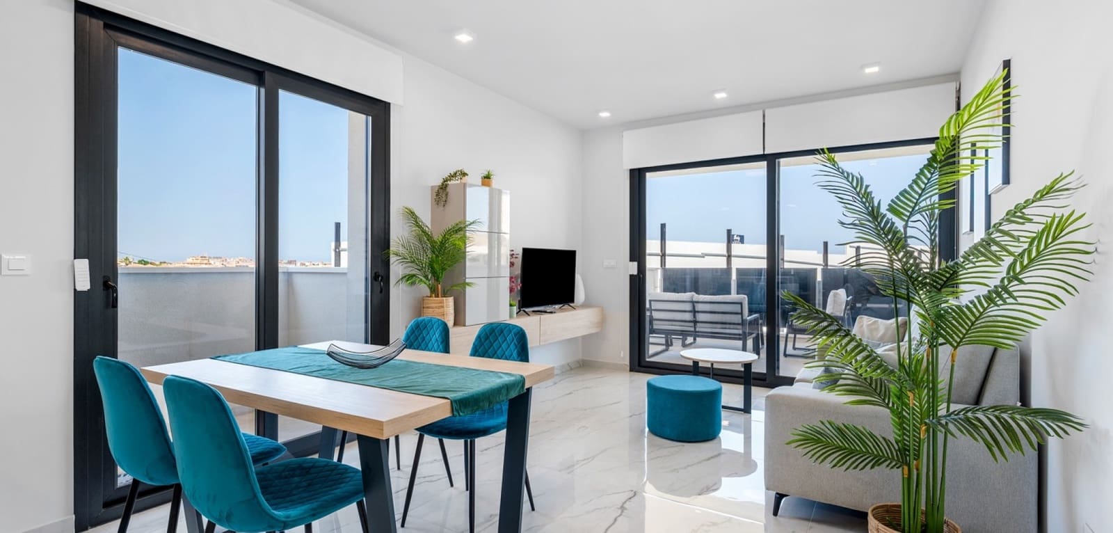 2 bedroom Apartment for sale in Playa Flamenca with pool - € 315,000 (Ref: 9965900)