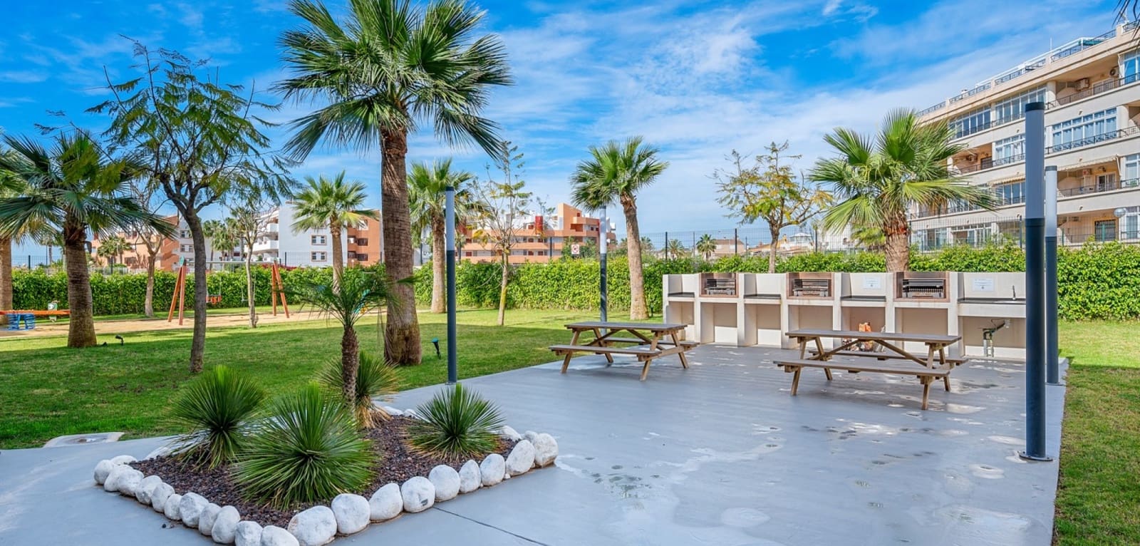 2 bedroom Apartment for sale in Playa Flamenca with pool - € 315,000 (Ref: 9965900)
