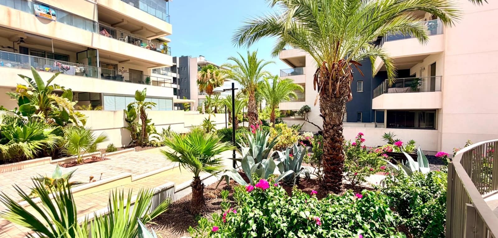 2 bedroom Apartment for sale in La Zenia with pool - € 269,900 (Ref: 9965902)