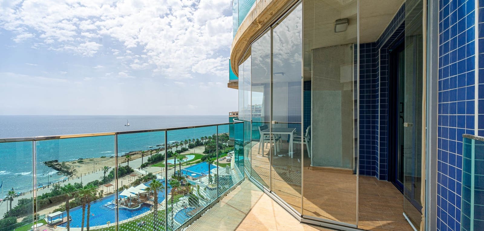 2 Zimmer Apartment zu verkaufen in Orihuela Costa mit Pool - 450.000 € (Ref: 9966114)