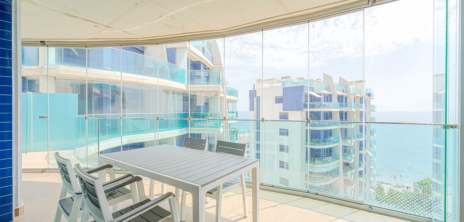 2 Zimmer Apartment zu verkaufen in Orihuela Costa mit Pool - 450.000 € (Ref: 9966114)