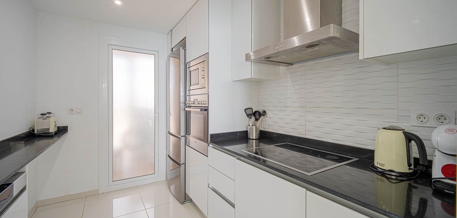 2 Zimmer Apartment zu verkaufen in Orihuela Costa mit Pool - 450.000 € (Ref: 9966114)