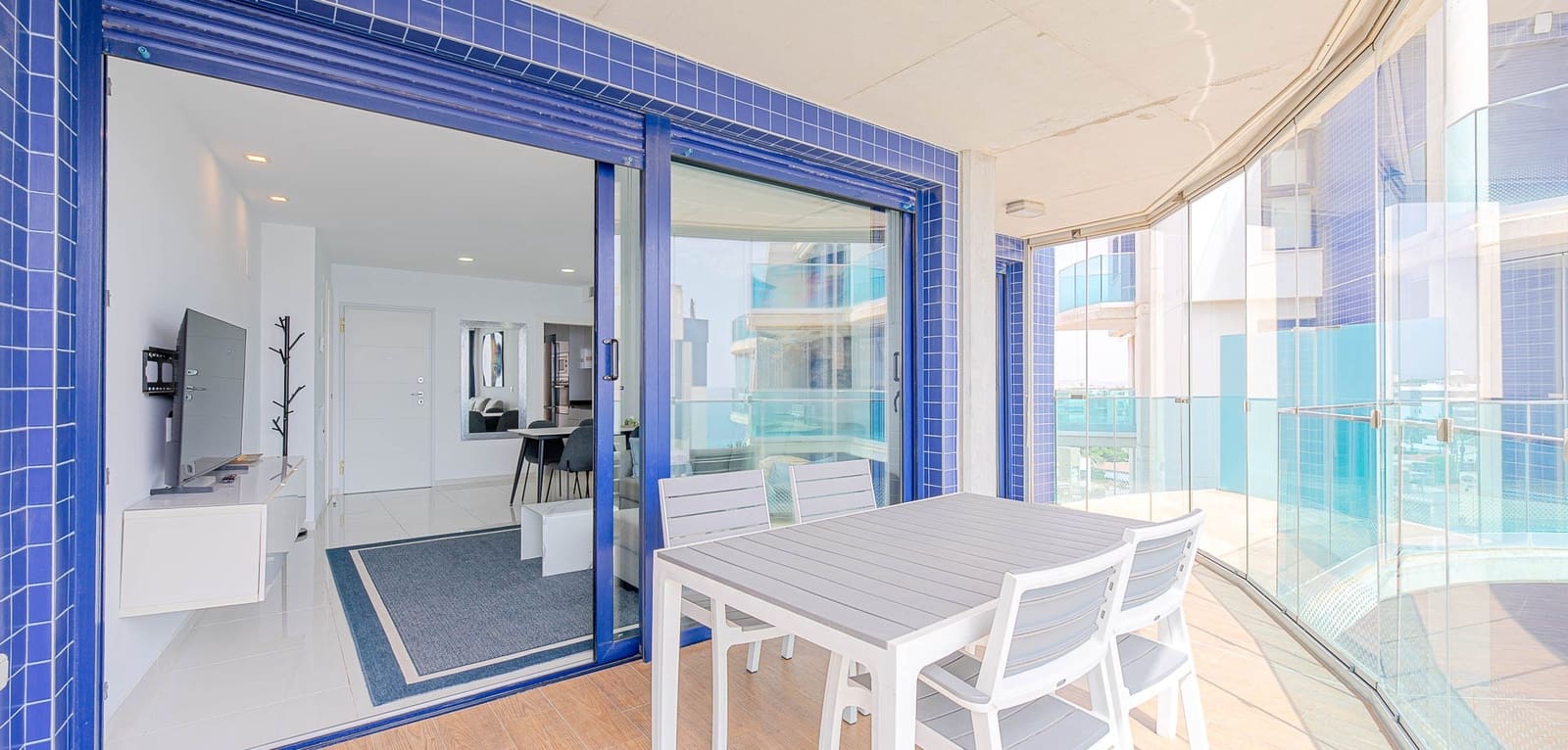 2 Zimmer Apartment zu verkaufen in Orihuela Costa mit Pool - 450.000 € (Ref: 9966114)