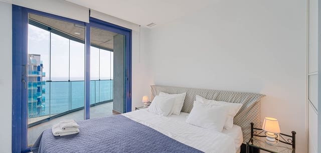 Apartamento de 2 habitaciones en Punta Prima, Orihuela en venta con piscina - 450.000 € (Ref: 9966114)