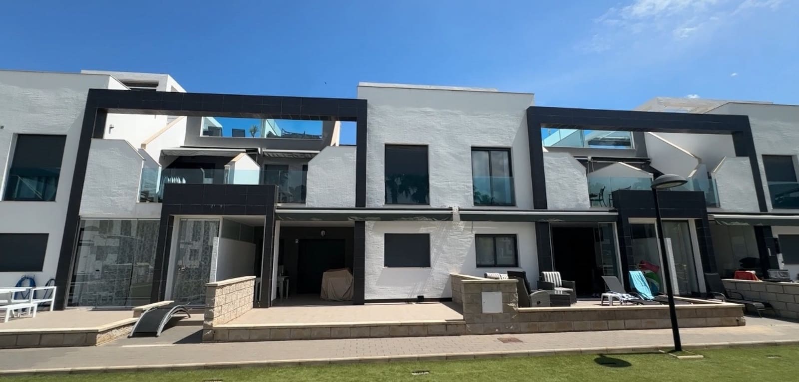 2 bedroom Bungalow for sale in La Zenia with pool - € 339,000 (Ref: 9970865)