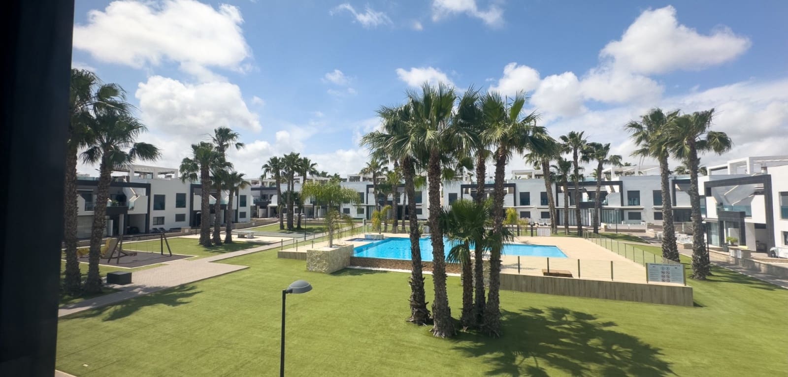 2 bedroom Bungalow for sale in La Zenia with pool - € 339,000 (Ref: 9970865)