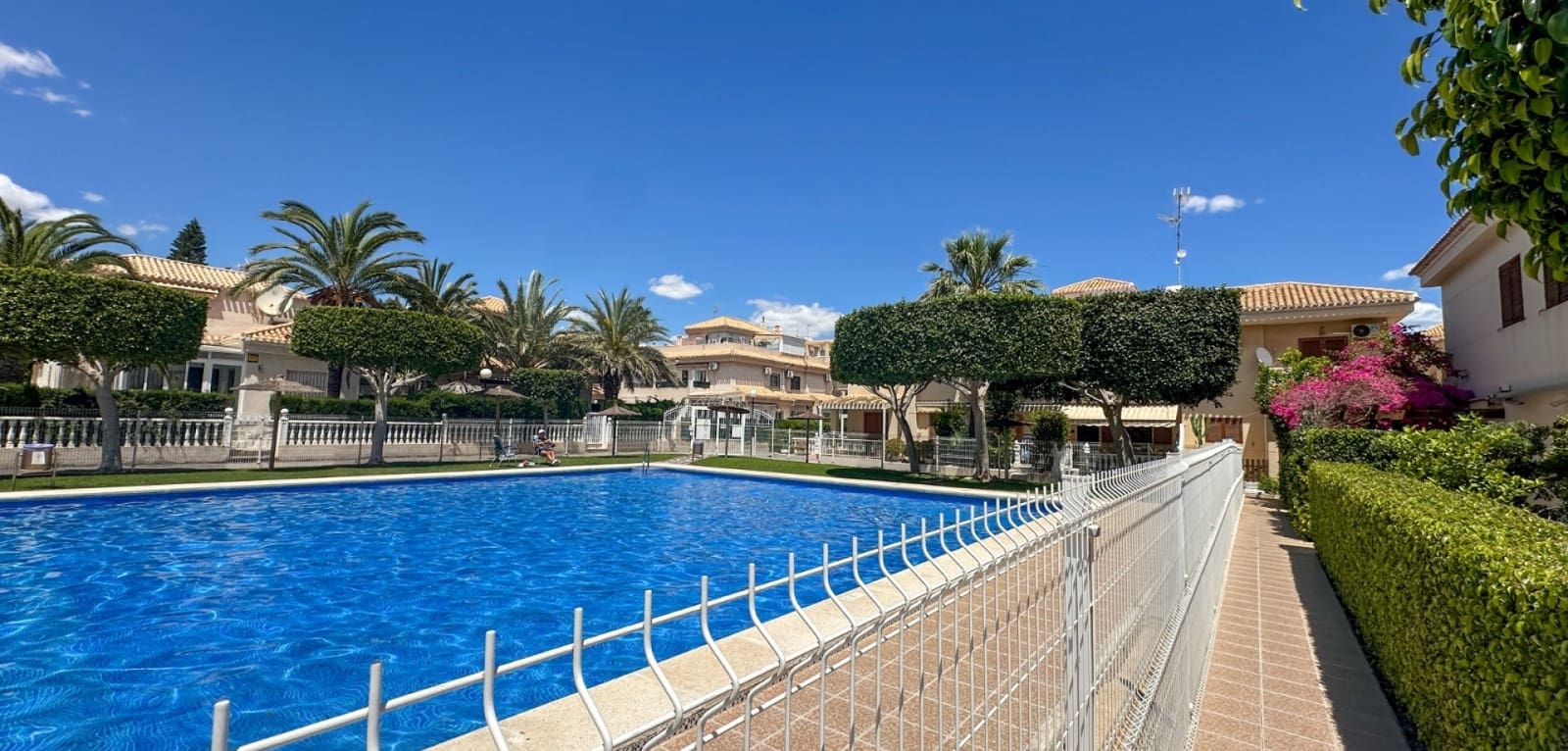 2 soverom Bungalow til salgs i Playa Flamenca med svømmebasseng - € 185 000 (Ref: 9970866)