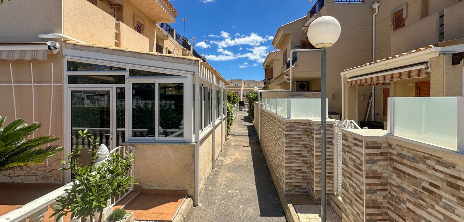 2 soverom Bungalow til salgs i Playa Flamenca med svømmebasseng - € 185 000 (Ref: 9970866)