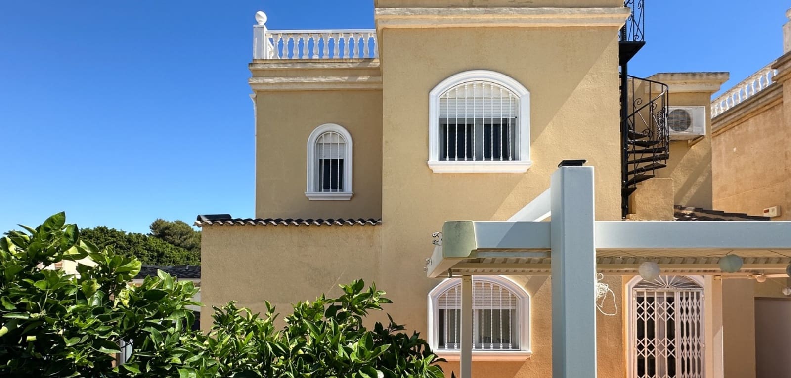 3 soveværelse Villa til salg i Torrevieja - € 399.000 (Ref: 9970867)