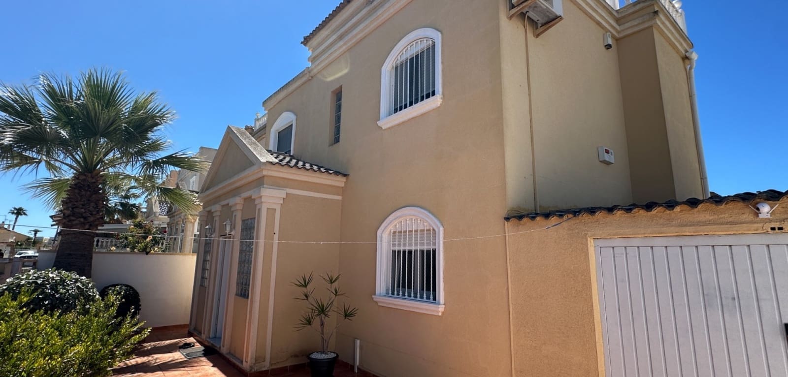 3 soveværelse Villa til salg i Torrevieja - € 399.000 (Ref: 9970867)