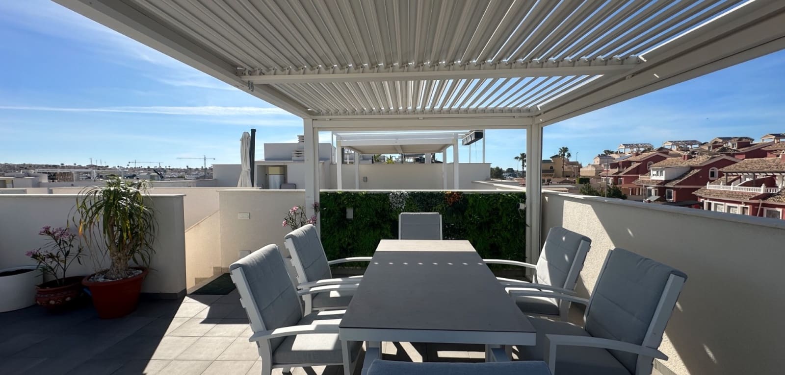 2 bedroom Bungalow for sale in Villamartin with pool - € 319,000 (Ref: 9970868)