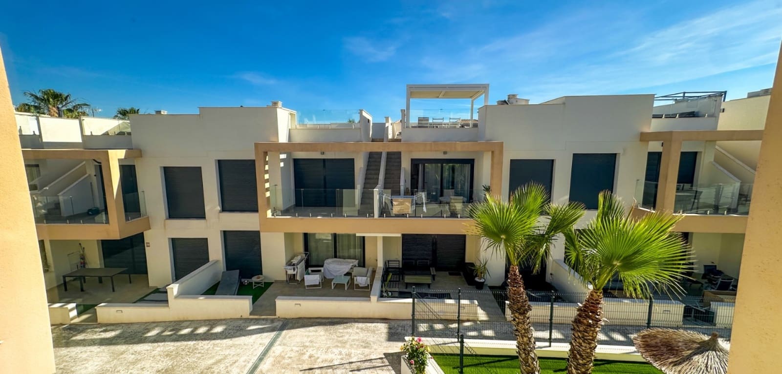 2 bedroom Bungalow for sale in Villamartin with pool - € 319,000 (Ref: 9970868)