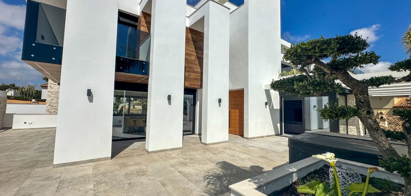 4 chambre Villa/Maison à vendre à Villamartin avec piscine - 2 950 000 € (Ref: 9974658)