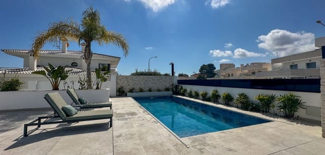 4 soverom Villa til salgs i Villamartin, Orihuela med svømmebasseng - € 2 950 000 (Ref: 9974658)