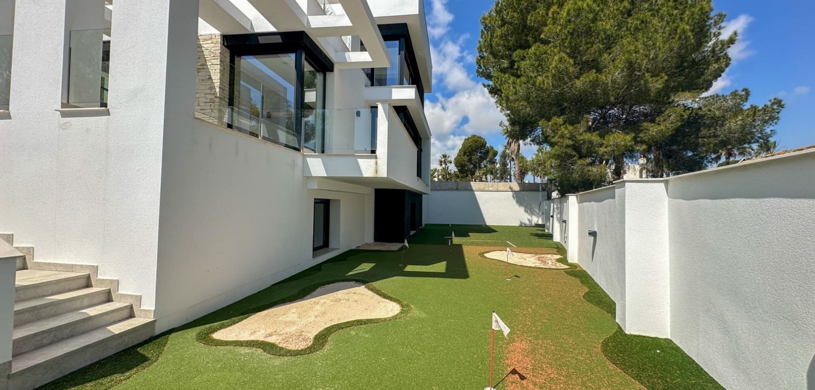 4 chambre Villa/Maison à vendre à Villamartin avec piscine - 2 950 000 € (Ref: 9974658)