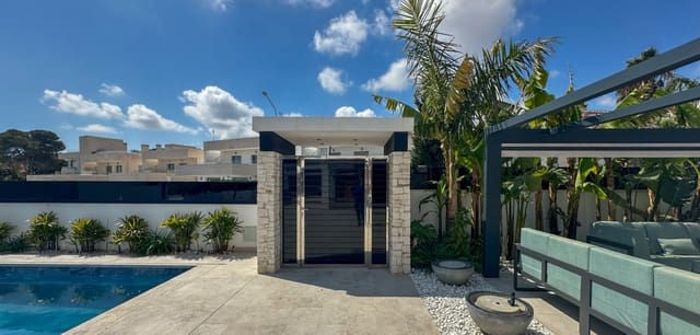 4 soverom Villa til salgs i Villamartin, Orihuela med svømmebasseng - € 2 950 000 (Ref: 9974658)