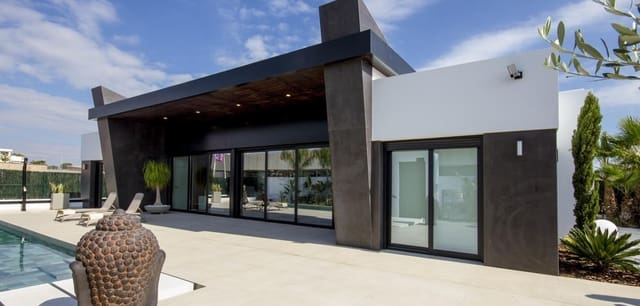 Chalet de 3 habitaciones en Ciudad Quesada, Rojales en venta con piscina - 1.099.000 € (Ref: 9987161)