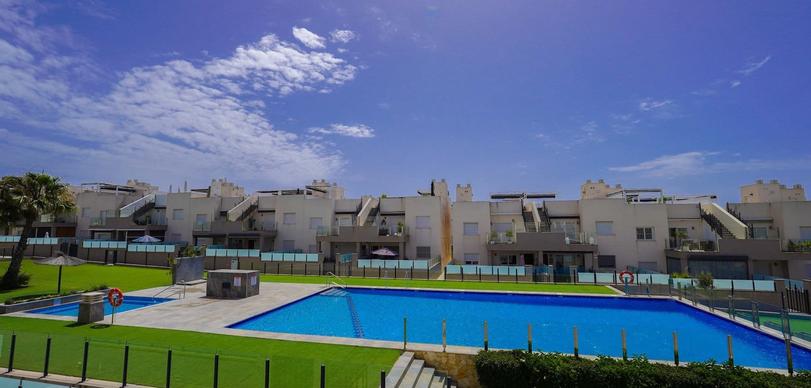 2 makuuhuone Huoneisto myytävänä paikassa Torrevieja mukana uima-altaan - 285 000 € (Ref: 9990935)