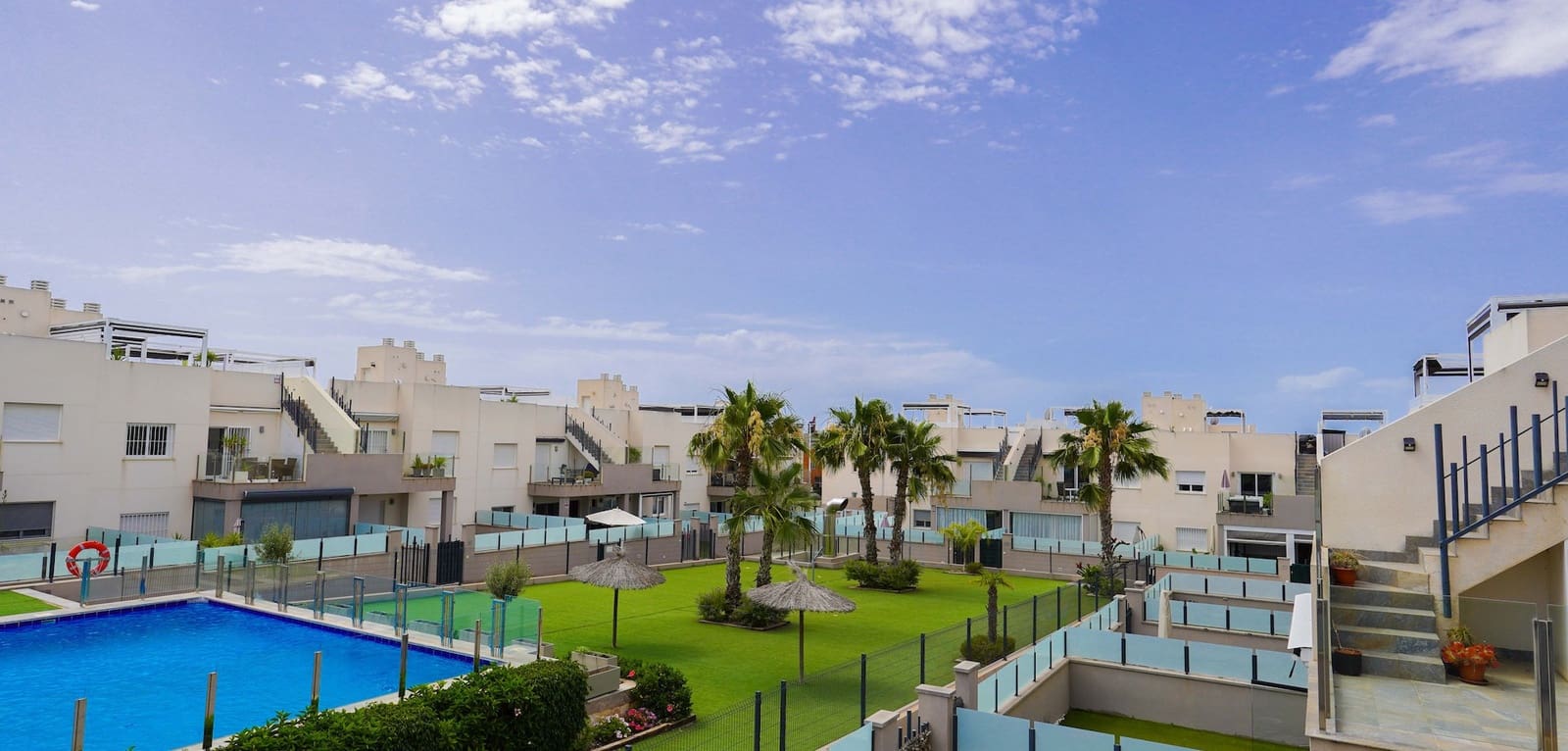 2 makuuhuone Huoneisto myytävänä paikassa Torrevieja mukana uima-altaan - 285 000 € (Ref: 9990935)