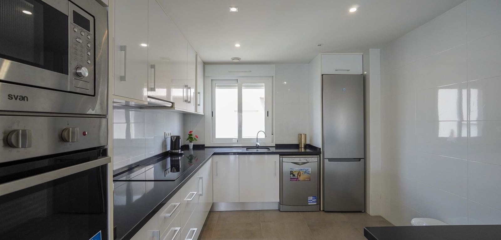 2 makuuhuone Huoneisto myytävänä paikassa Torrevieja mukana uima-altaan - 285 000 € (Ref: 9990935)