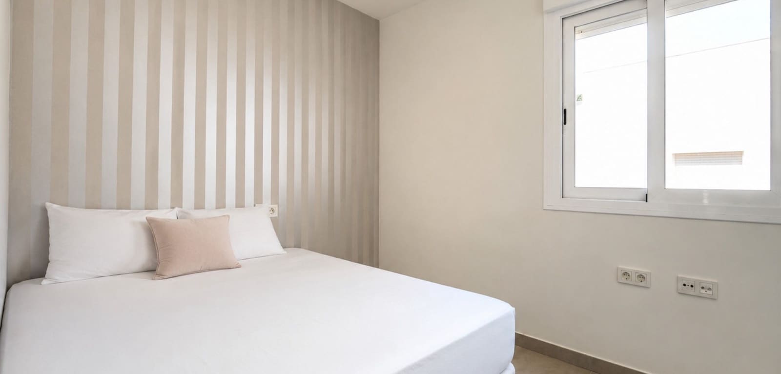 2 makuuhuone Huoneisto myytävänä paikassa Torrevieja mukana uima-altaan - 285 000 € (Ref: 9990935)