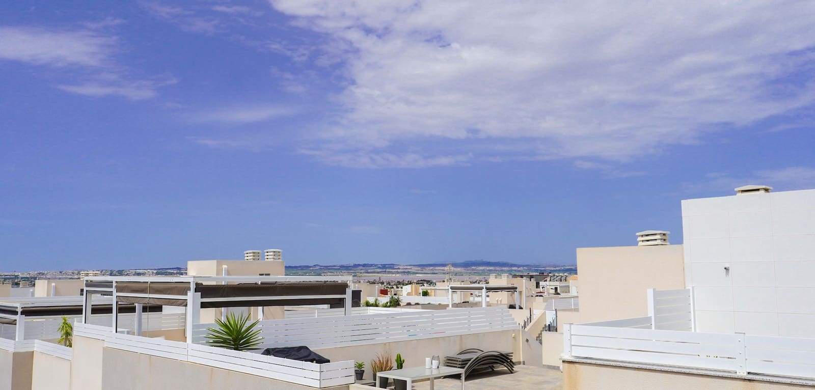2 makuuhuone Huoneisto myytävänä paikassa Torrevieja mukana uima-altaan - 285 000 € (Ref: 9990935)