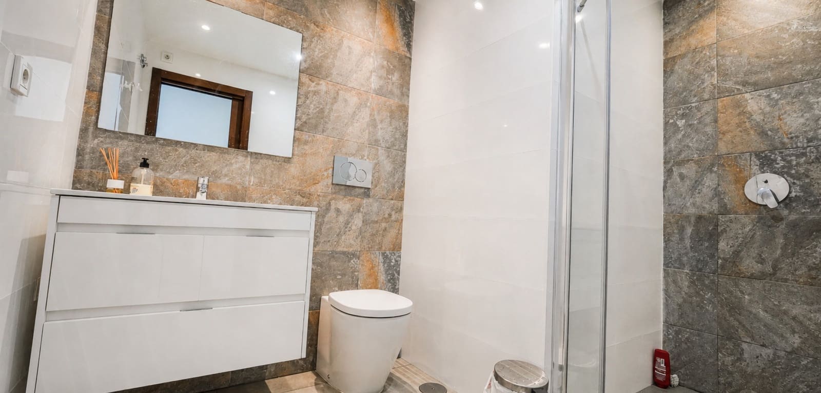 2 makuuhuone Huoneisto myytävänä paikassa Torrevieja mukana uima-altaan - 285 000 € (Ref: 9990935)